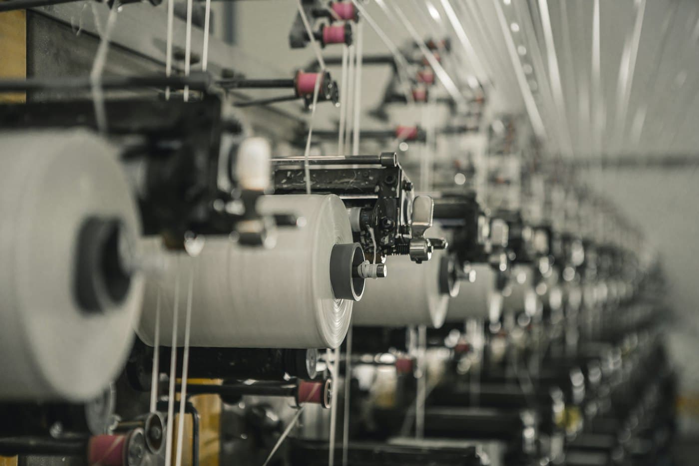 Yarn packages on a textile machine