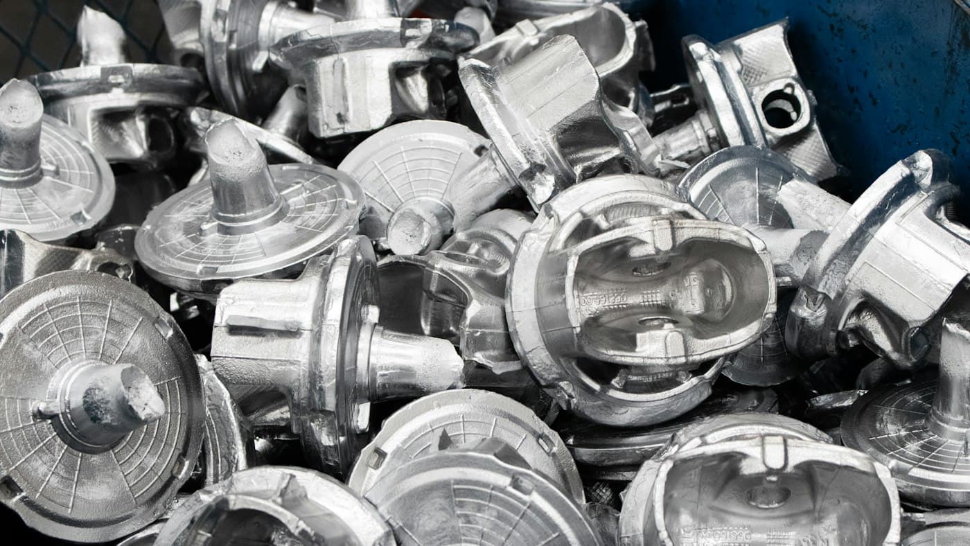 Cast aluminium components