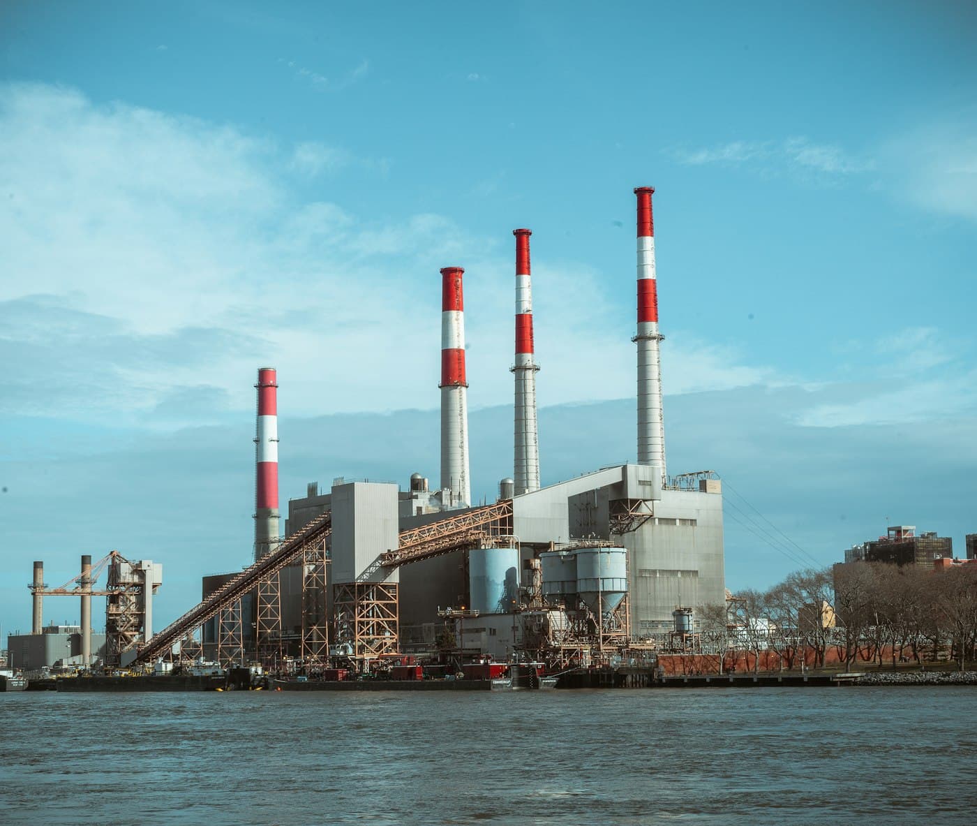 Power plant with stacks